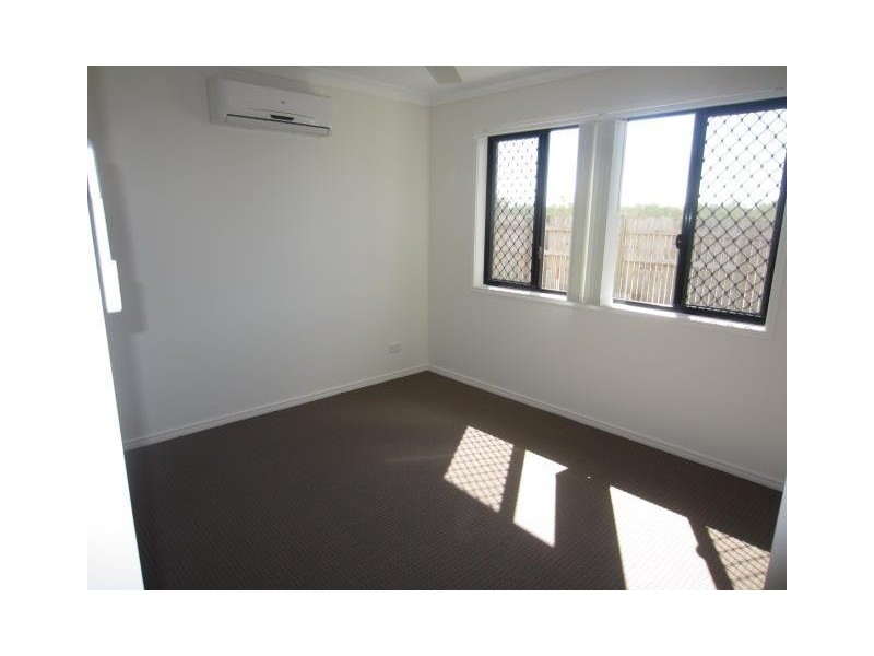 22 Waikiki Terrace, Mount Low QLD 4818