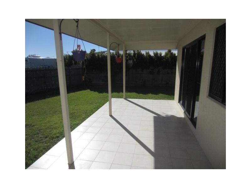 9 Meridian Court, Burdell QLD 4818