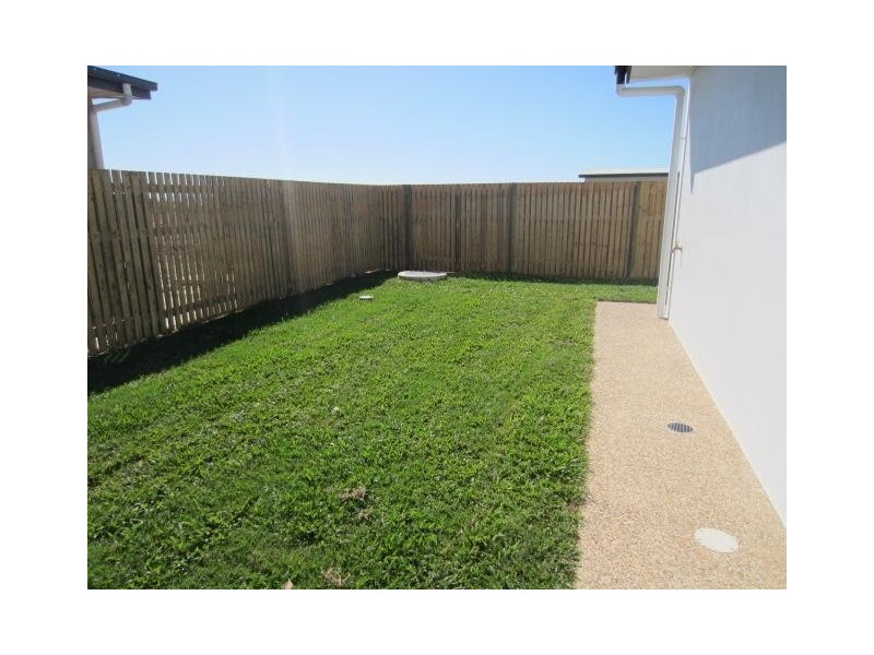 24 Nima Street, Burdell QLD 4818