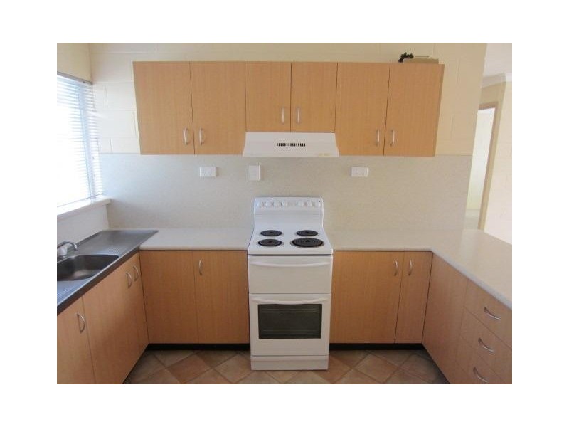 2/13 Shelton Street, Kirwan QLD 4817