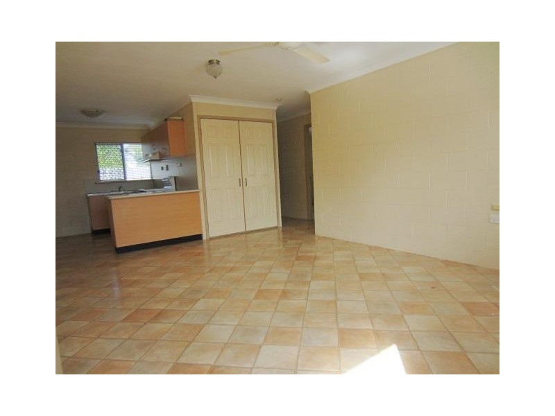 2/13 Shelton Street, Kirwan QLD 4817