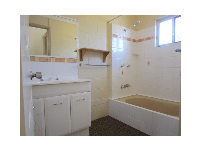 2/13 Shelton Street, Kirwan QLD 4817