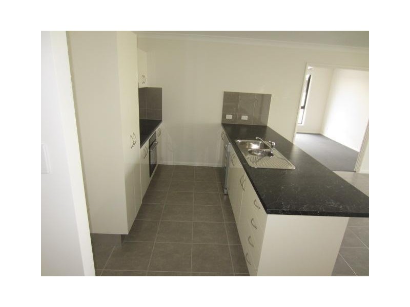 31 Epping Way, Mount Low QLD 4818