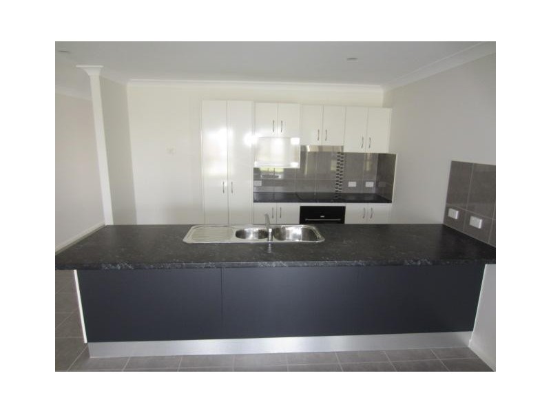31 Epping Way, Mount Low QLD 4818