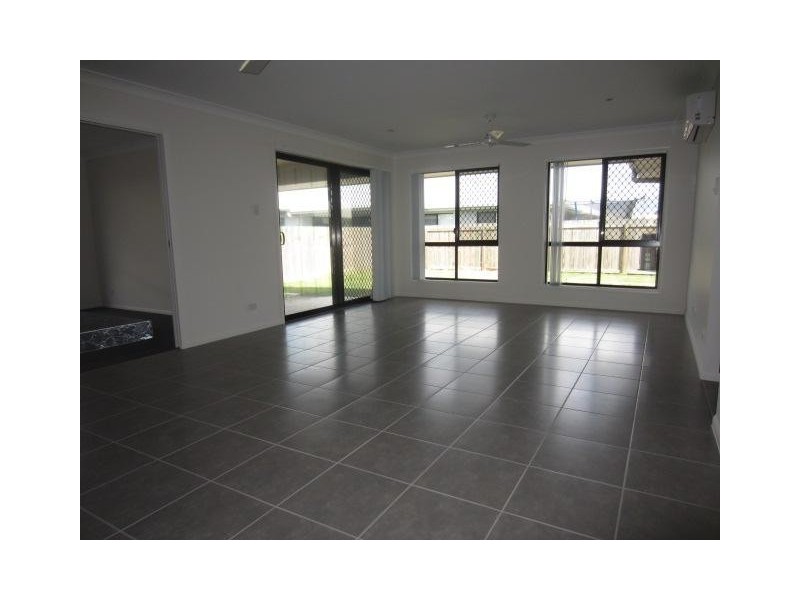 31 Epping Way, Mount Low QLD 4818