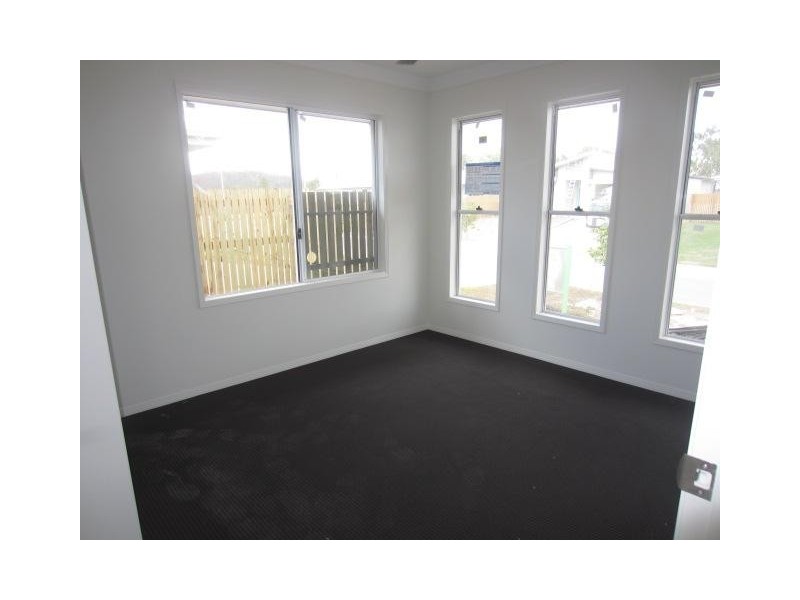 6 Bulla Place, Kelso QLD 4815