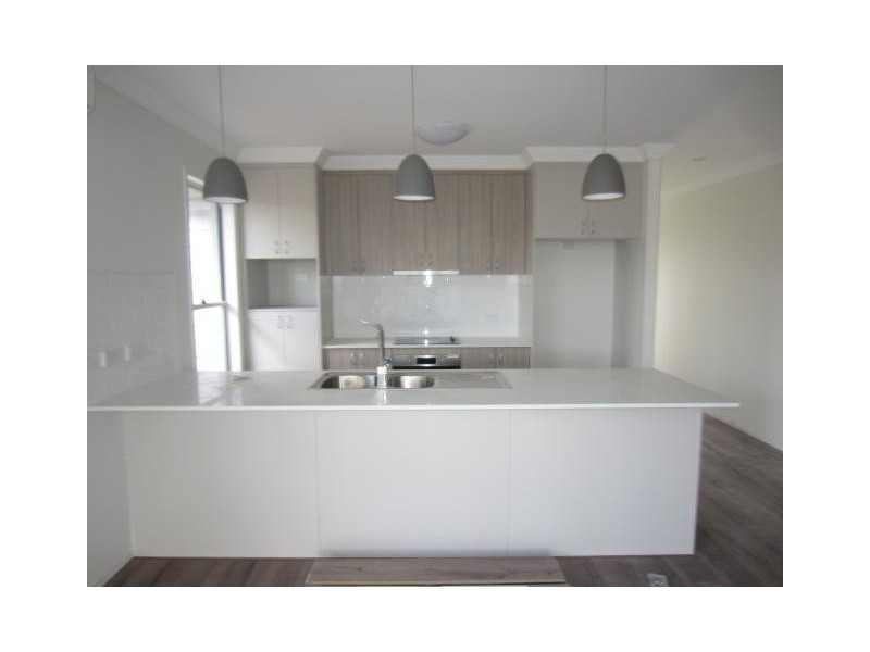 6 Bulla Place, Kelso QLD 4815