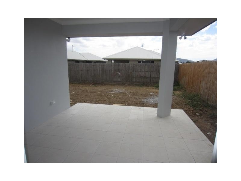 6 Bulla Place, Kelso QLD 4815