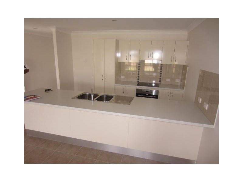 20a Stella Street, Kelso QLD 4815