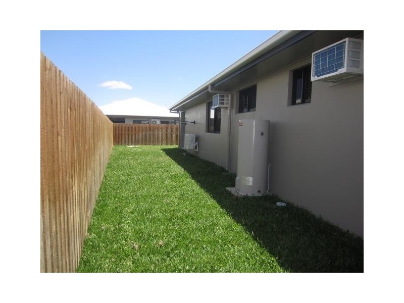 2/7 Chimene Lane, Burdell QLD 4818