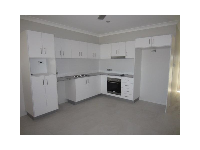 2/7 Chimene Lane, Burdell QLD 4818