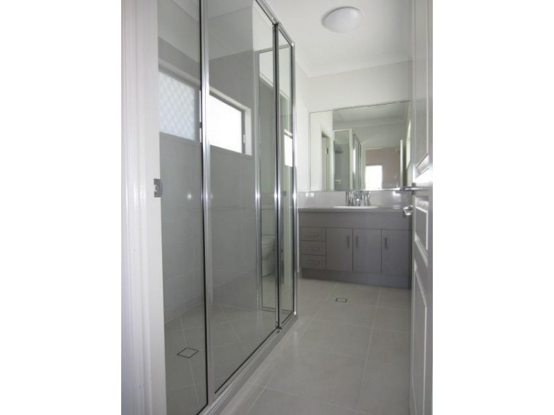 10 Dahlia Street, Burdell QLD 4818