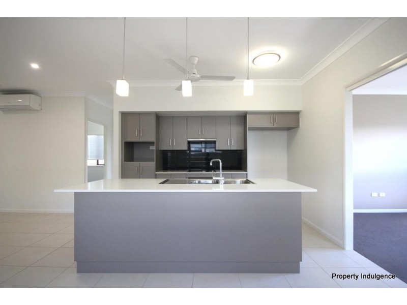 10 Dahlia Street, Burdell QLD 4818