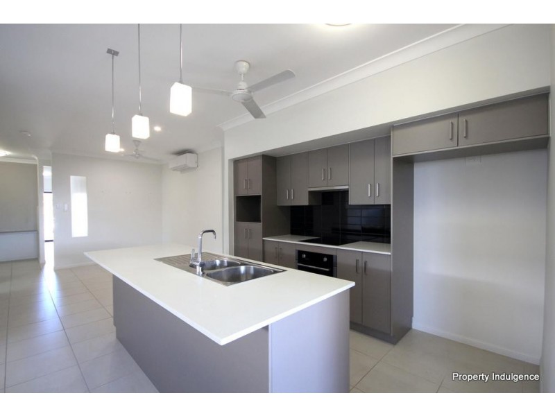 10 Dahlia Street, Burdell QLD 4818