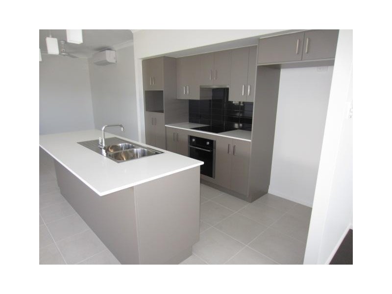 10 Dahlia Street, Burdell QLD 4818