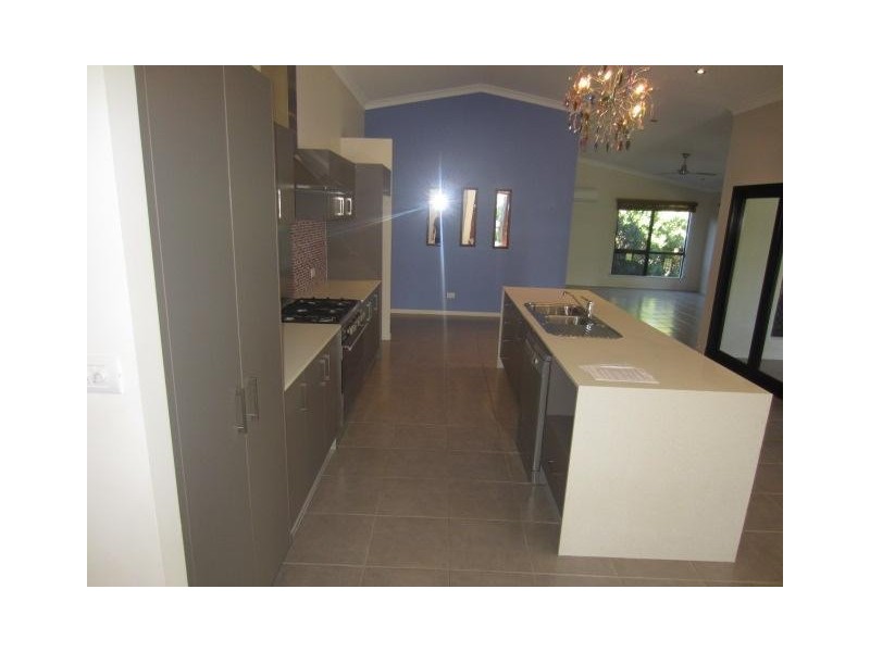 9 Shutehaven Circuit, Bushland Beach QLD 4818