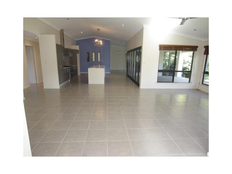 9 Shutehaven Circuit, Bushland Beach QLD 4818