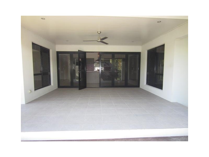 9 Shutehaven Circuit, Bushland Beach QLD 4818