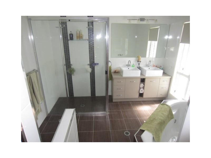 50 Ningaloo Crescent, Burdell QLD 4818