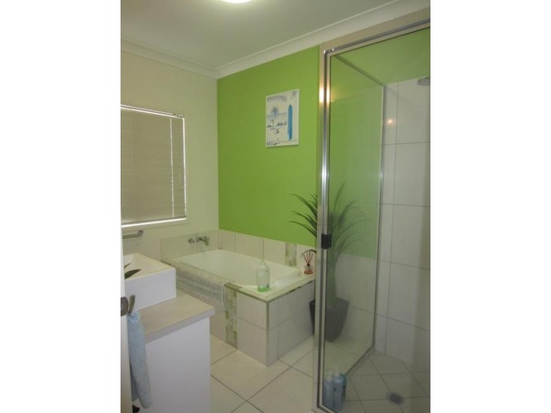 50 Ningaloo Crescent, Burdell QLD 4818