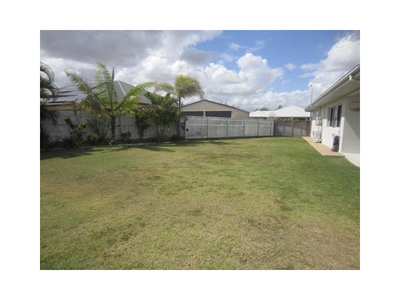 50 Ningaloo Crescent, Burdell QLD 4818