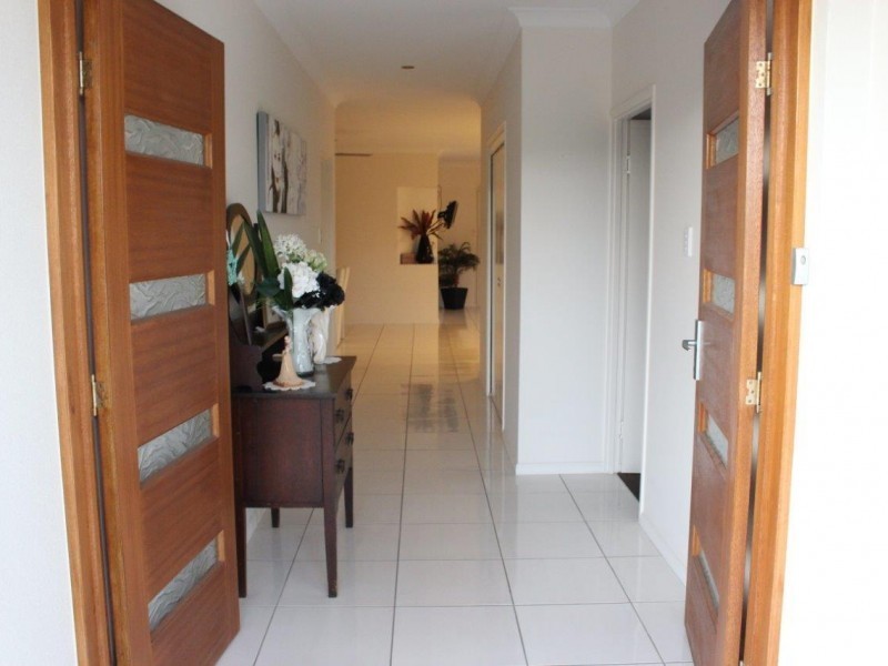 50 Ningaloo Crescent, Burdell QLD 4818