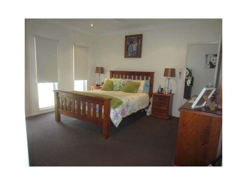 50 Ningaloo Crescent, Burdell QLD 4818