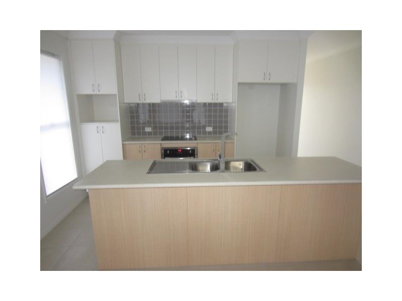 31 Bulla Place, Kelso QLD 4815