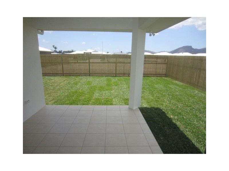 31 Bulla Place, Kelso QLD 4815