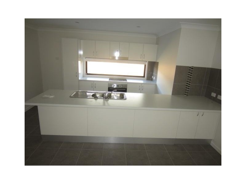 15 Barklya Street, Mount Low QLD 4818