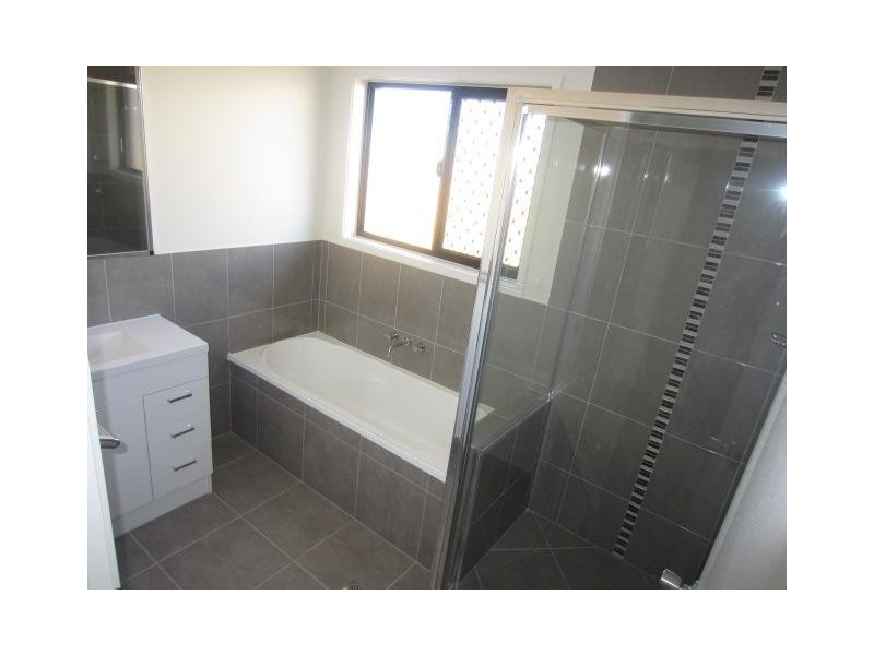 15 Barklya Street, Mount Low QLD 4818