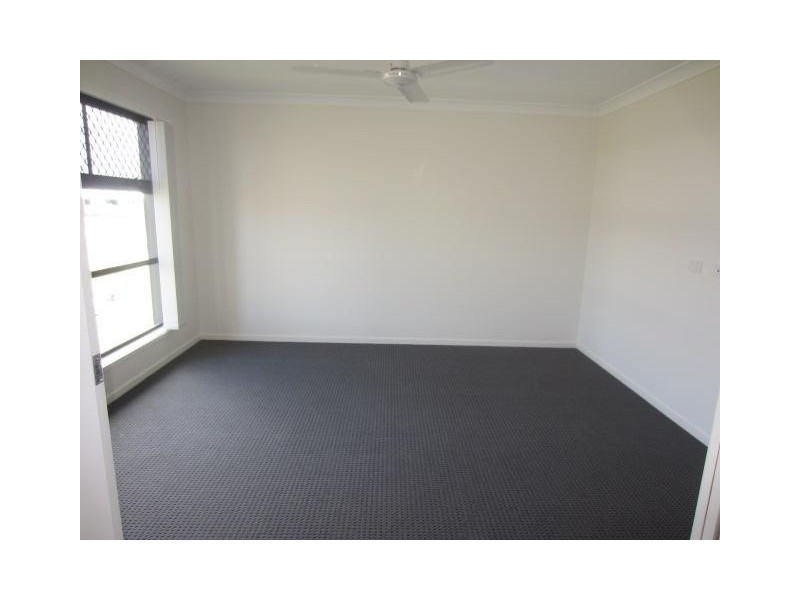 15 Barklya Street, Mount Low QLD 4818