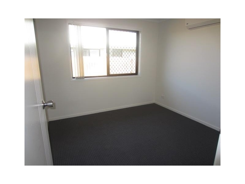 15 Barklya Street, Mount Low QLD 4818