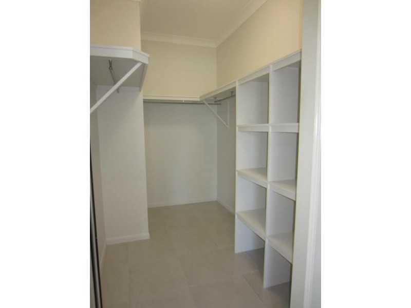 12 Blackmoor Prominade, Shaw QLD 4818