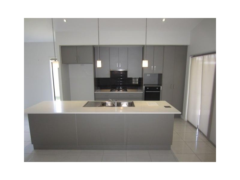 12 Blackmoor Prominade, Shaw QLD 4818