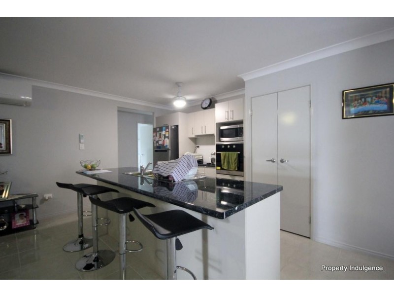 4 Cato Street, Burdell QLD 4818