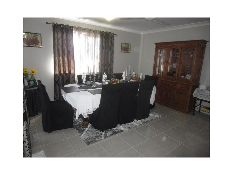 4 Cato Street, Burdell QLD 4818