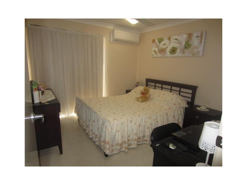 4 Cato Street, Burdell QLD 4818