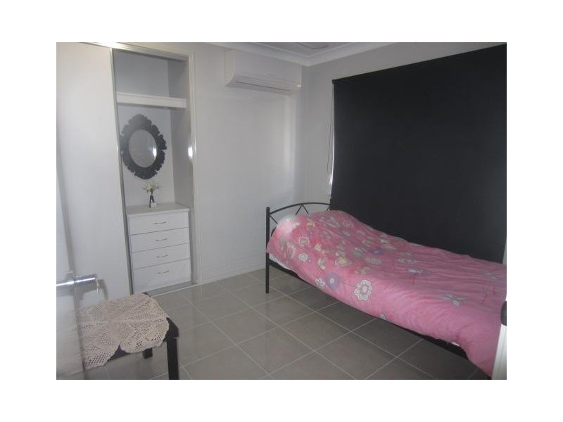 4 Cato Street, Burdell QLD 4818