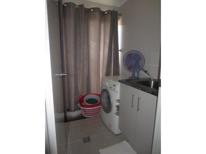 4 Cato Street, Burdell QLD 4818