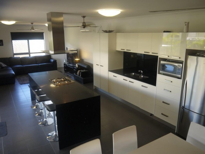 65 Daydream Circuit, Burdell QLD 4818