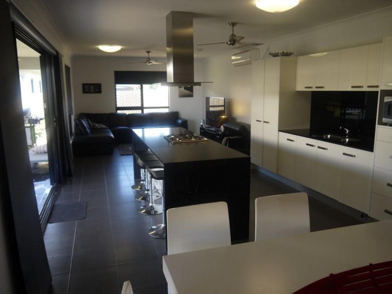 65 Daydream Circuit, Burdell QLD 4818