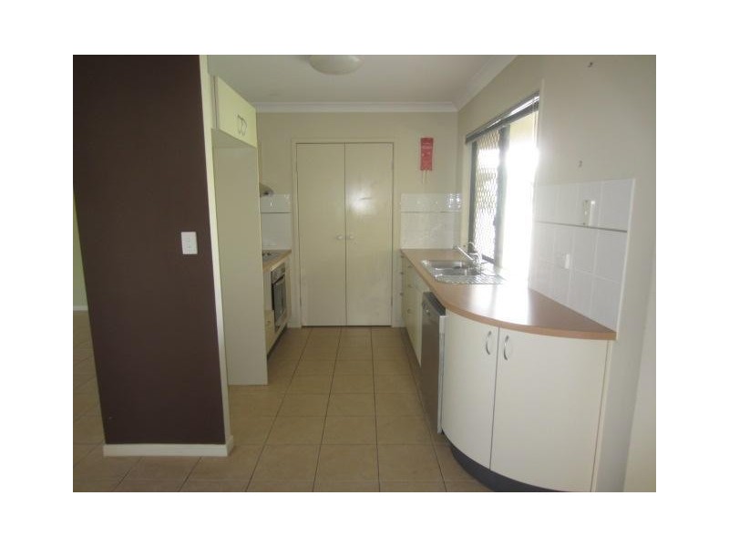 7 Eton Court, Burdell QLD 4818