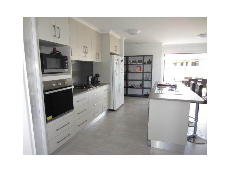 6 Aldrin Street, Burdell QLD 4818