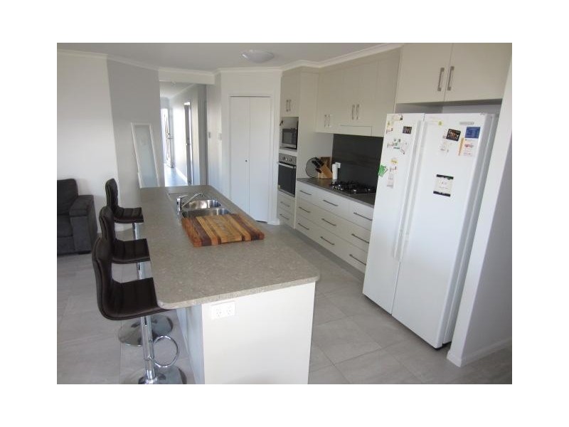 6 Aldrin Street, Burdell QLD 4818