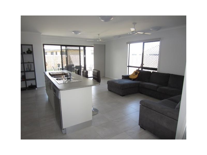 6 Aldrin Street, Burdell QLD 4818