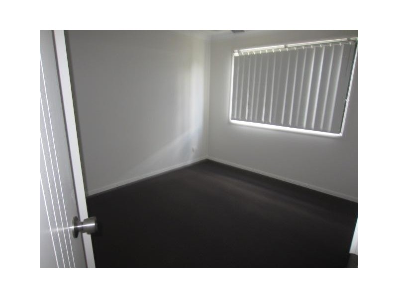 18 Hollanders Crescent, Kelso QLD 4815