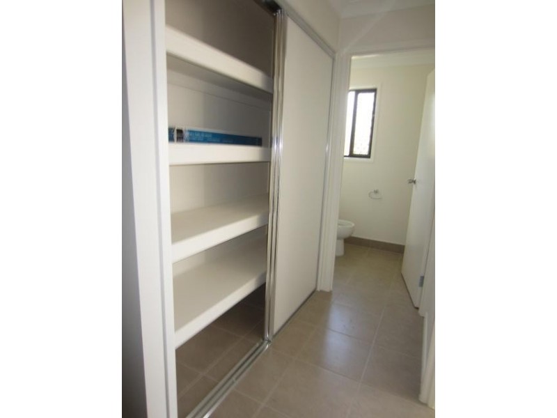 18 Hollanders Crescent, Kelso QLD 4815