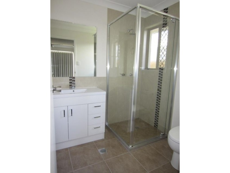 20 Hollanders Crescent, Kelso QLD 4815