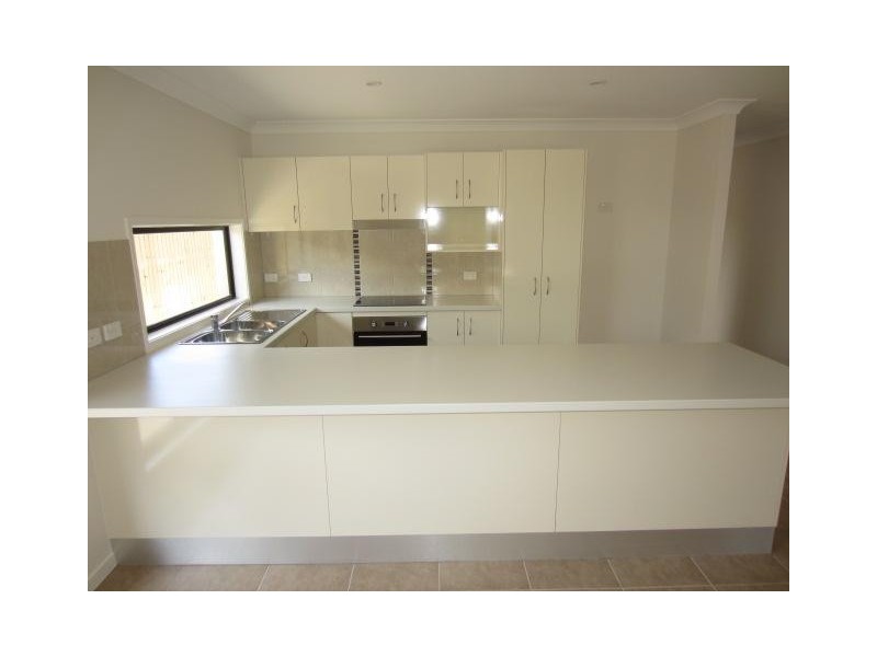 20 Hollanders Crescent, Kelso QLD 4815